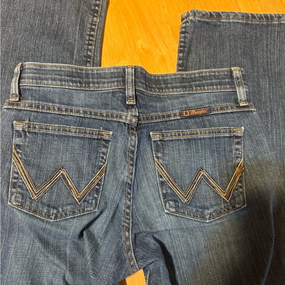 WRANGLER® ULTIMATE RIDING JEAN Q-BABY MID-RISE BOOTCUT - Picture 4 of 7